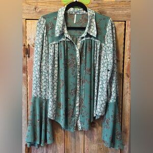 Free People Teal Floral Blouse, flowy and lovely, size XL, somewhat sheer